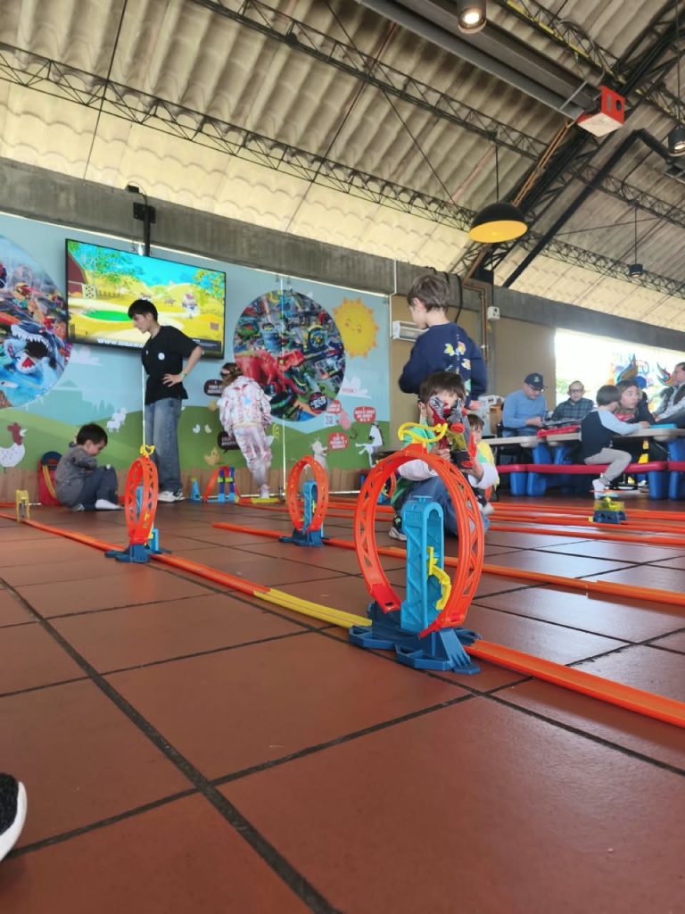 Pistas increibles de hot wheels para fiestas infantiles, colegios y mas. Bogota y alrededores